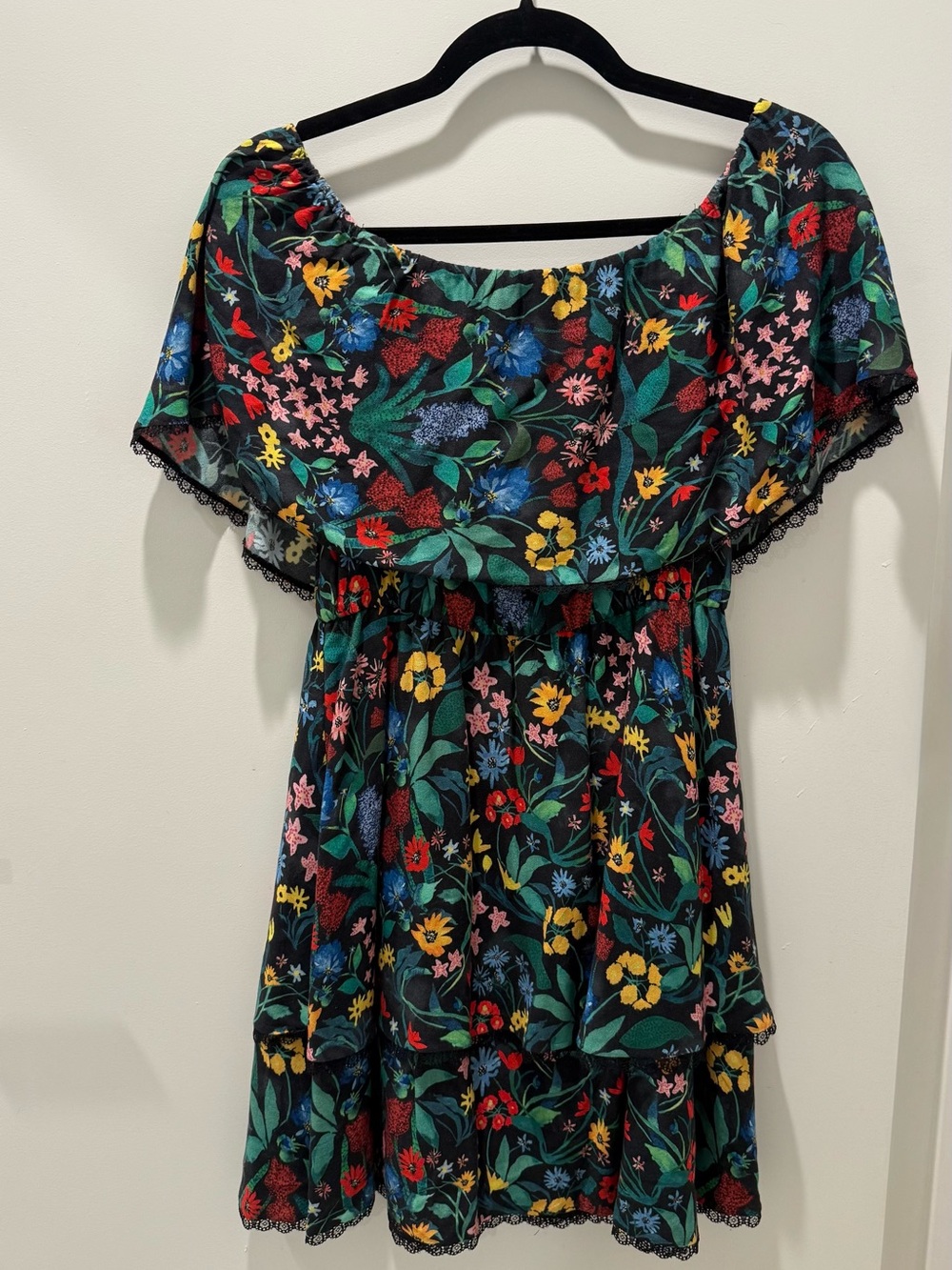 Alice + Olivia Tylie Floral Tiered Ruffle Off-Shoulder Dress
